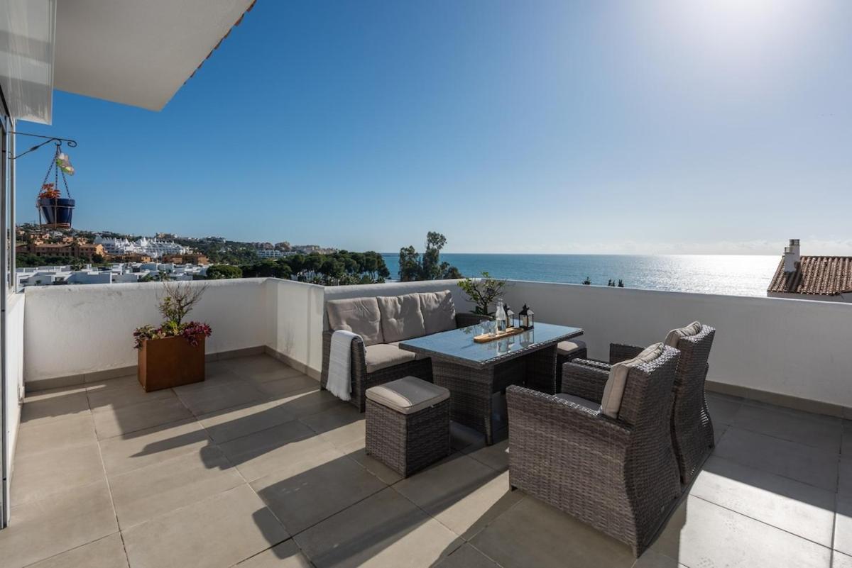 Stunning Beachfront Penthouse * Estepona